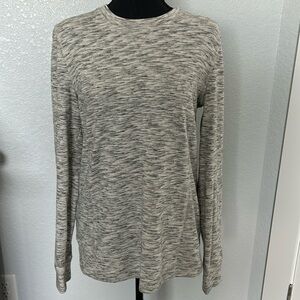 Woman’s Field & Stream active wear athletic/cool weather top. Sz med. very good!